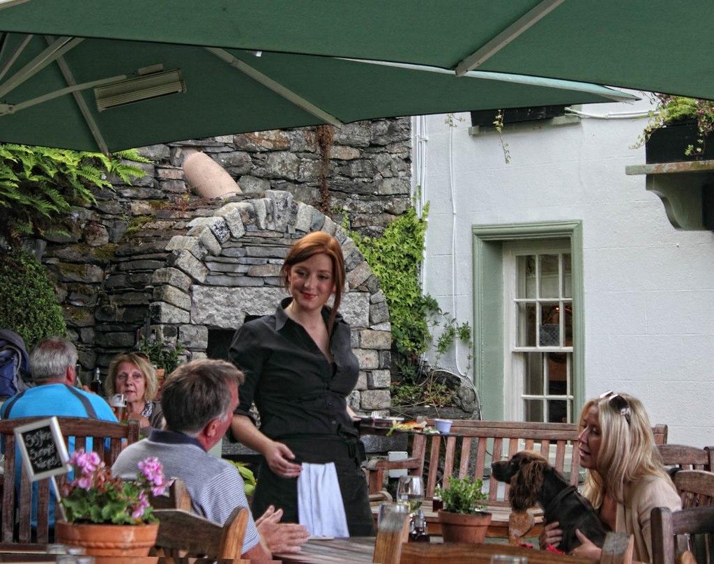 Mason'S Arms Hotel Bowland Bridge Bagian luar foto
